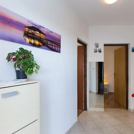 Apartments Karen Krk Town Exterior photo