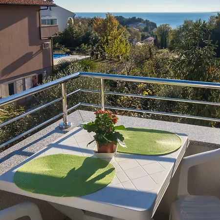 Apartments Karen Krk Town Exterior photo