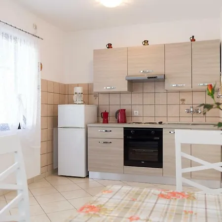 Apartments Karen Krk Town Exterior photo
